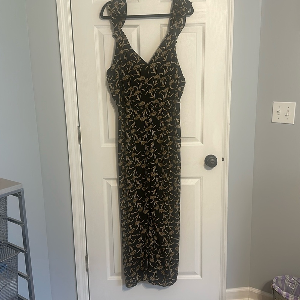 Crop length jumpsuit sleeveless with ruffles